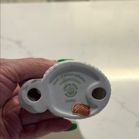 Lefton Bride and Groom Ceramic Figurine - White and Pink - Picture 3 of 4